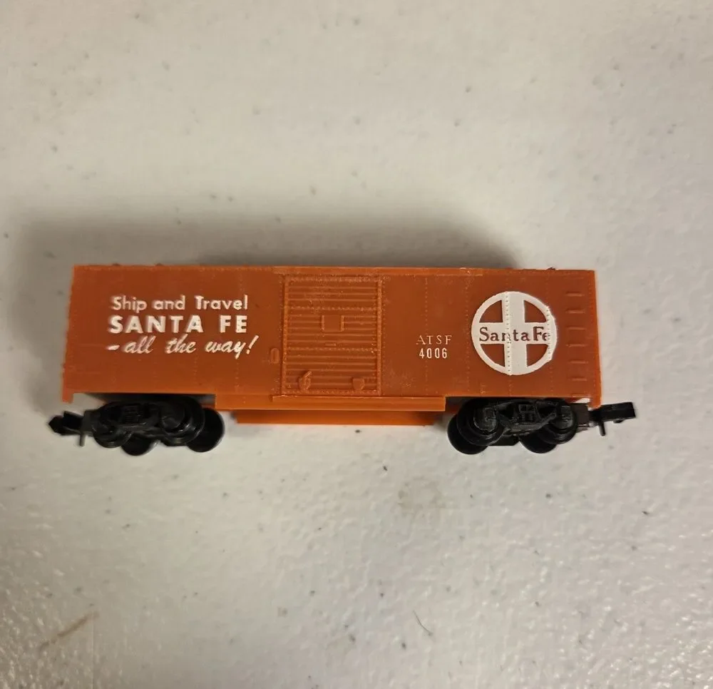 Arnold Rapido N Scale Santa Fe‎ ATSF Caboose 493 & Boxcar 4006 W Germany
